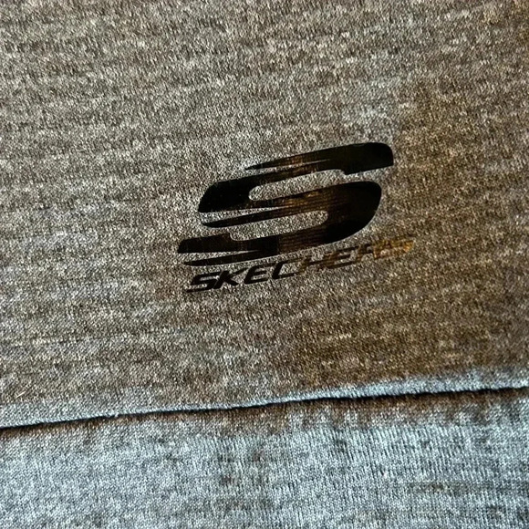 Skechers Cowell Neck Pullover Size Med Like new condition. Bungie hood pulls. - Picture 6 of 10